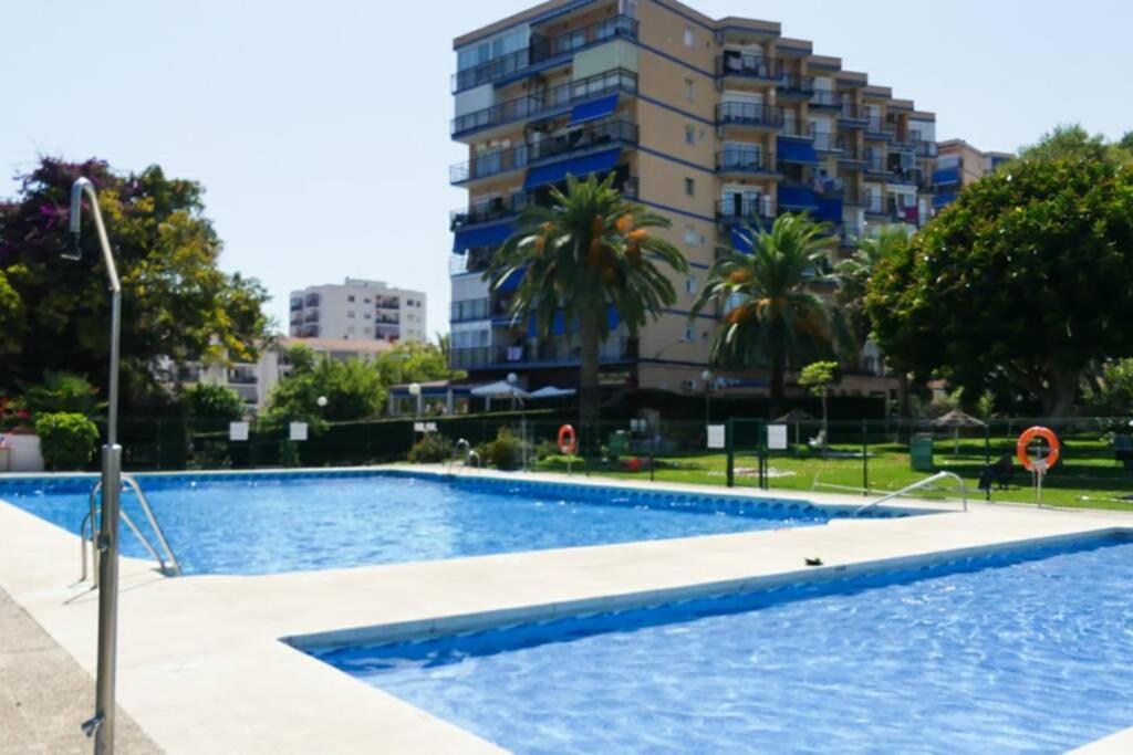Holiday Rentals Piscina, Playa Parking A 5 Min Caminando Del Puerto De Benalmádena Exterior photo
